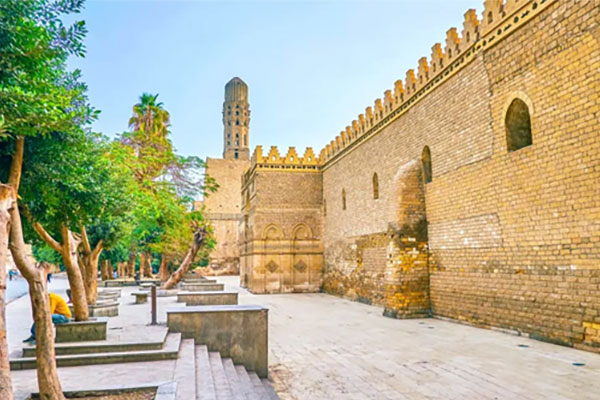 Al Hakim Mosque in Egypt منارات مضئية في إفريقيا