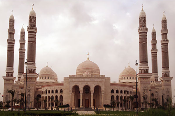 Al Saleh Mosque Sanaa Yemen منارات مضئية في آسيا